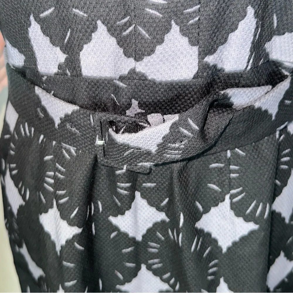 Boden • Purple Grey Black Floral Patterned Dress W/Belt Size 6R - Picture 7 of 13